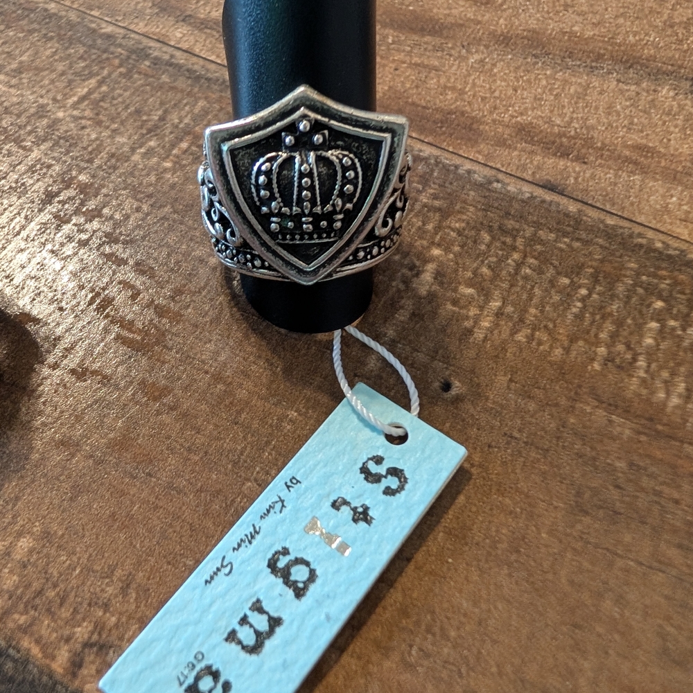 Sigma Beauty Silver Shield Crown Ring